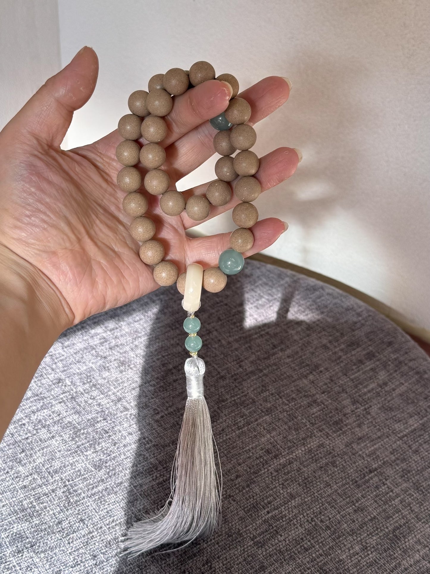 Double-Loop White Ambergris Handheld Strand